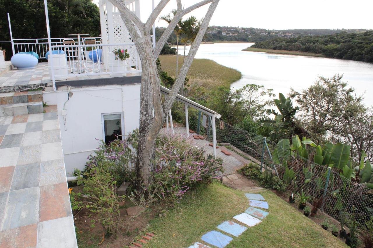 Blue'S Guest House - East London Bonza Bay Eksteriør billede