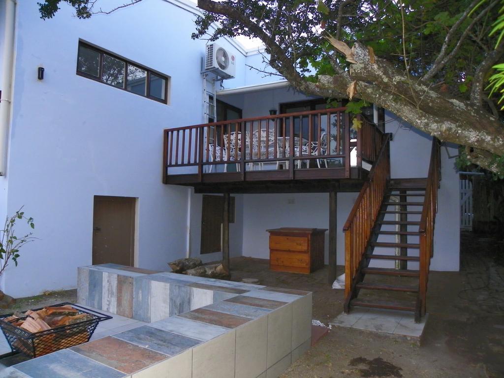 Blue'S Guest House - East London Bonza Bay Eksteriør billede