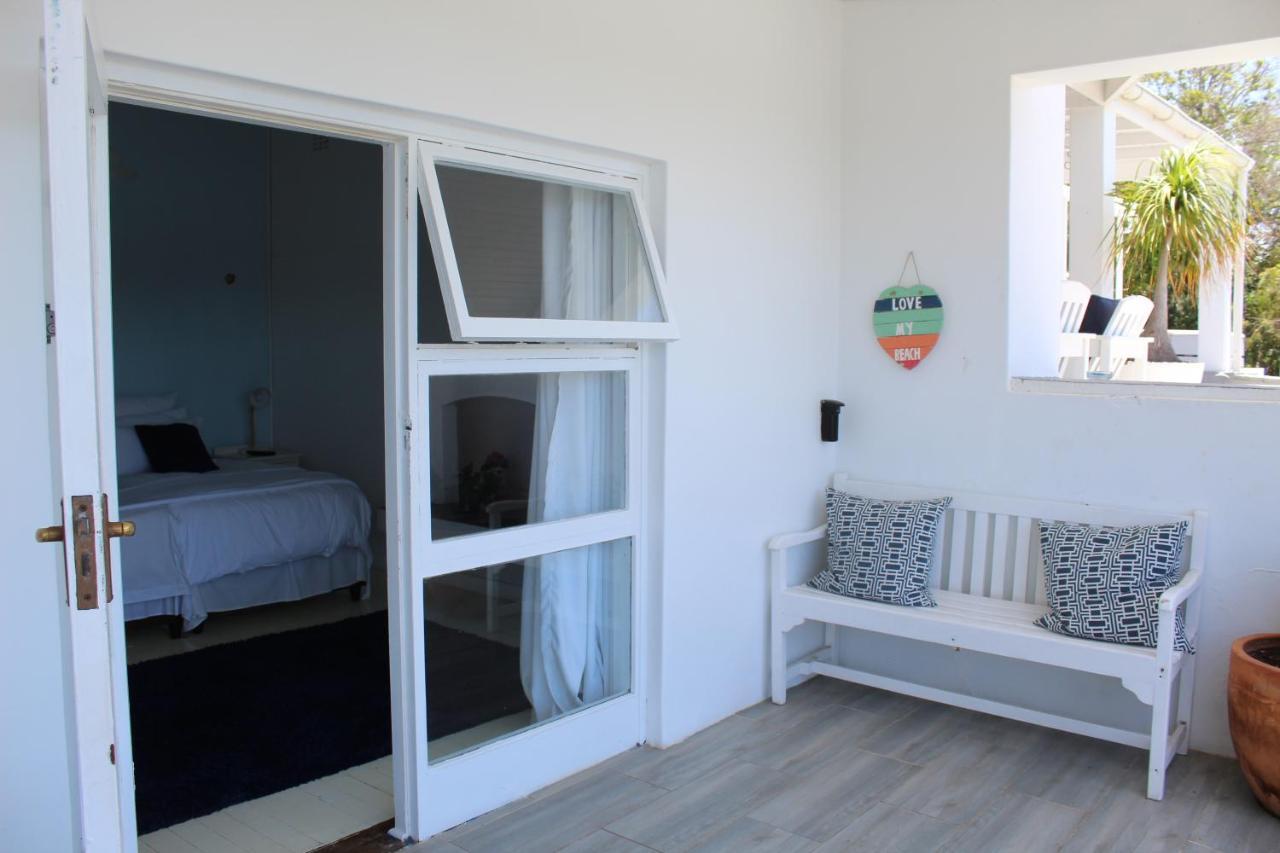Blue'S Guest House - East London Bonza Bay Eksteriør billede